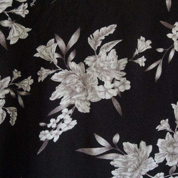 Spiritual Gangster Black & White Floral Maya Kimono OS - Picture 6 of 11
